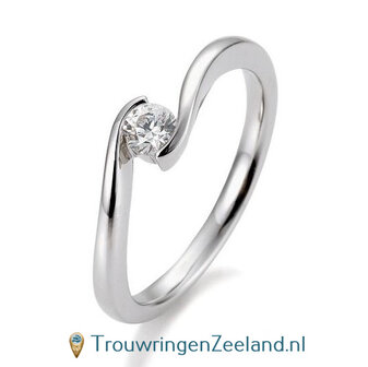 Verlovingsring witgoud golvend met 0,20 ct diamant in 14 of 18 karaat  vanaf