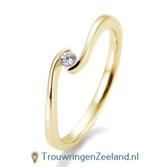 Verlovingsring geelgoud golvend met 0,05 ct diamant in 14 of 18 karaat  vanaf