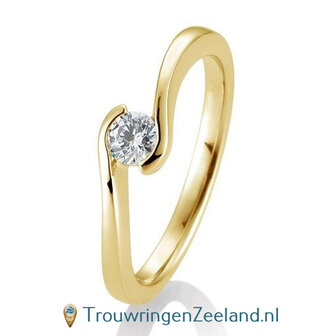 Verlovingsring geelgoud golvend met 0,25 ct diamant in 14 of 18 karaat  vanaf