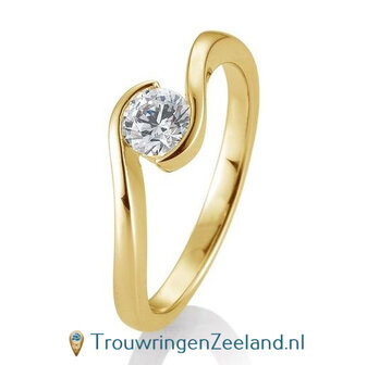 Verlovingsring geelgoud golvend met 0,50 ct diamant in 14 of 18 karaat  vanaf