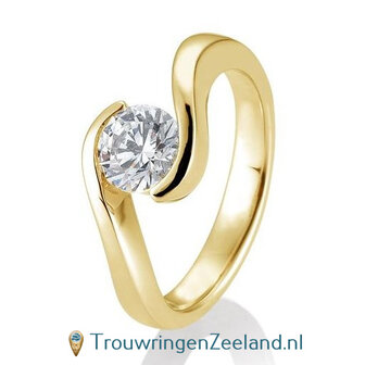 Verlovingsring geelgoud golvend met 1,00 ct diamant in 14 of 18 karaat  vanaf