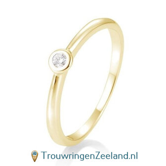 Verlovingsring geelgoud met ronde zetting en 0,05 ct diamant in 14 of 18 karaat 