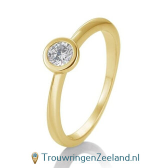 Verlovingsring geelgoud met ronde zetting en 0,25 ct diamant in 14 of 18 karaat 