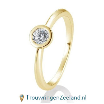 Verlovingsring geelgoud met ronde zetting en 0,30 ct diamant in 14 of 18 karaat 