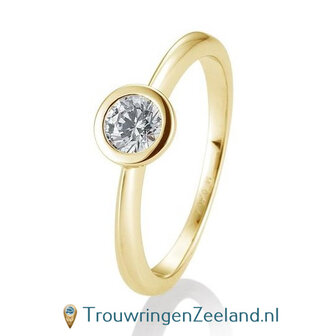 Verlovingsring geelgoud met ronde zetting en 0,40 ct diamant in 14 of 18 karaat 