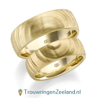 Trouwringen met geluidsgolven &quot;Zweiklang&quot; in geelgoud breed zonder diamanten