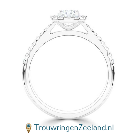 Verlovingsring platina type Halo rond met midden diamant van 4,5 mm 0,33 ct en rondom 12 kleinere diamanten